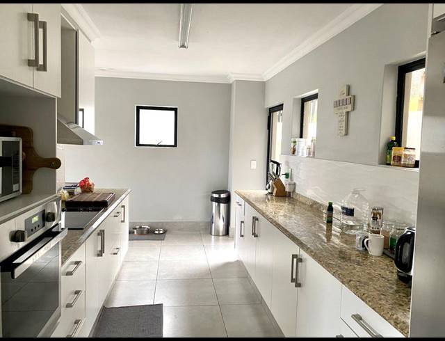 3 BEDROOM DUPLEX FOR SALE IN SEAWARD ESTATES